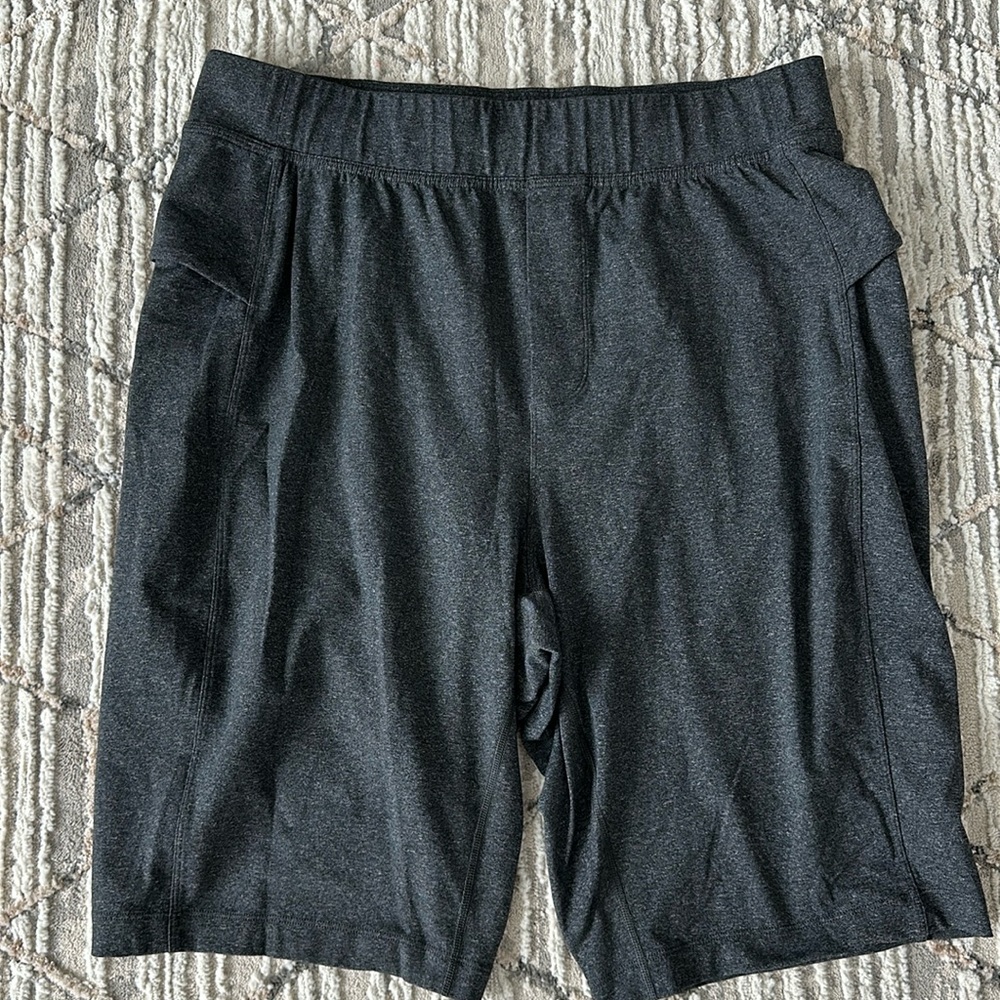 Lululemon gray shorts